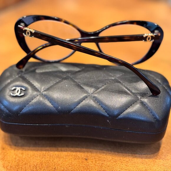 Chanel Prescription Glasses Tortoise Shell with Tweed Edging - Picture 5 of 6
